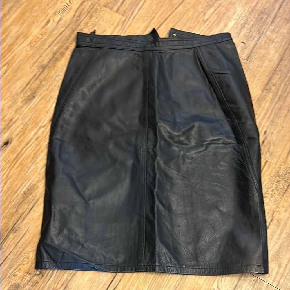 Tarazzia Women’s Black Leather Skirt size 5/6 Vintage